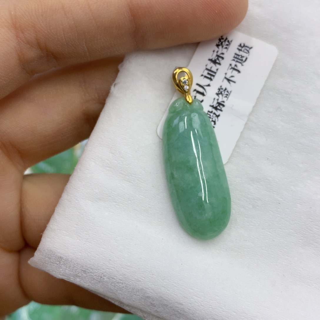 翡翠未镶嵌颈饰翡翠