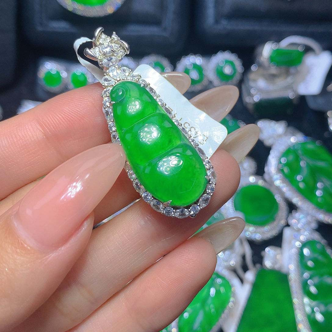 翡翠吊坠(不含链)银S925镶嵌翡翠