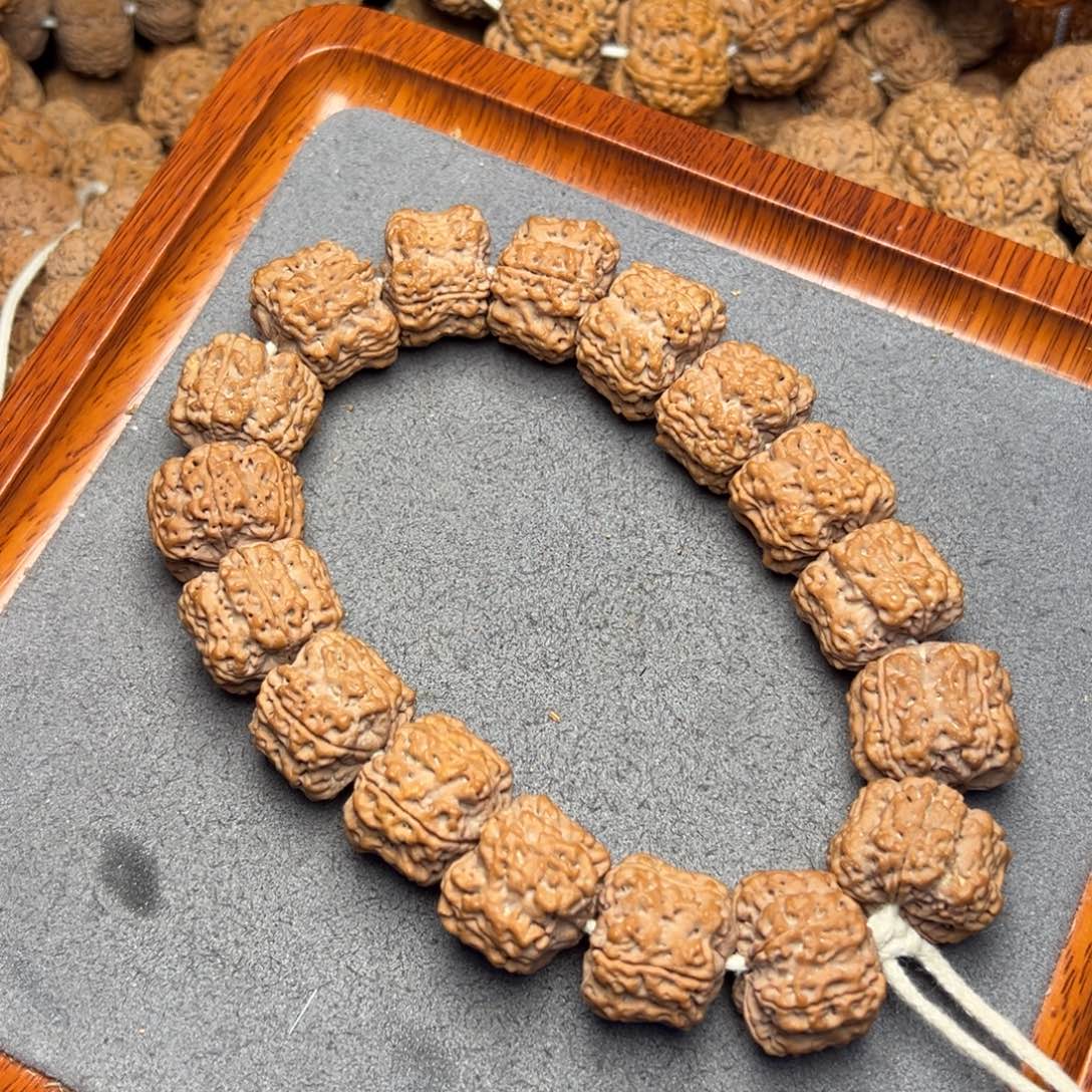 菩提17号尼泊尔大金刚天王塔