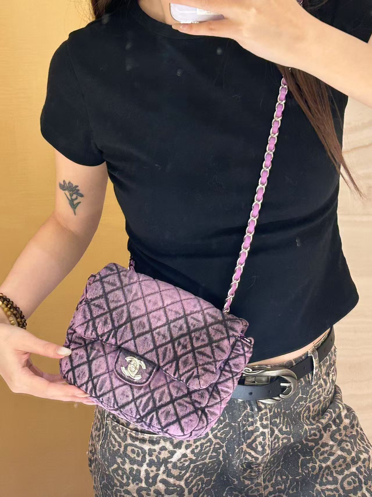 99新 Chanel/香奈儿 展会外场  紫色扎染牛仔方胖子包  