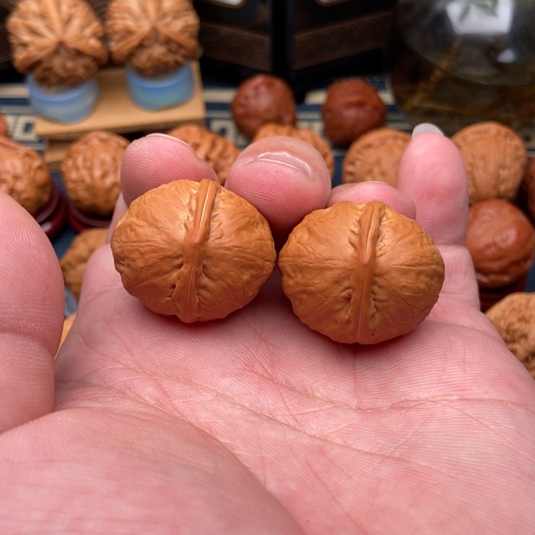 文玩核桃把件光头元宝