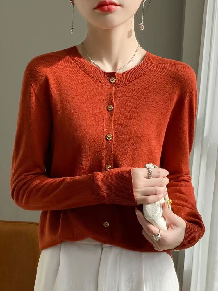 春夏秋精仿圆领开衫 