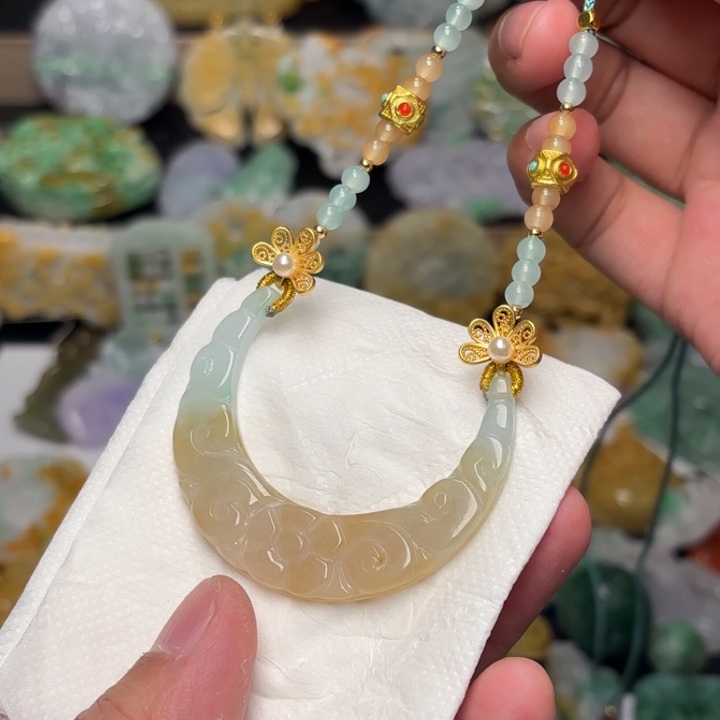 翡翠颈饰未镶嵌吊坠