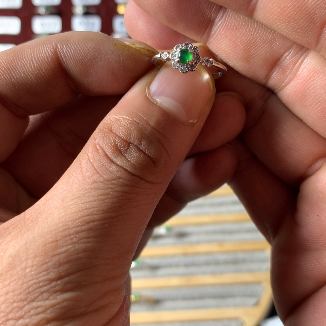 小***儿翡翠银S925镶嵌戒指422