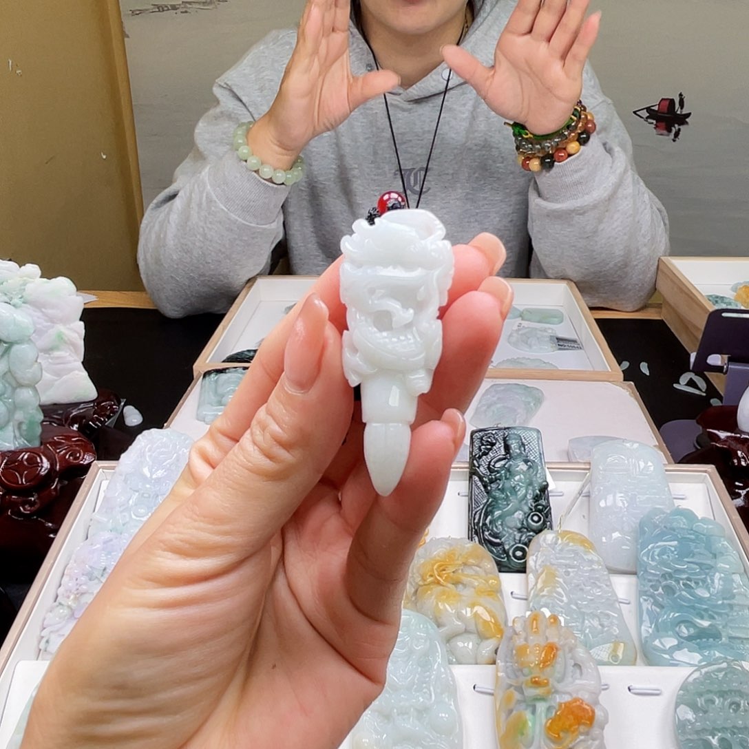 翡翠吊坠(不含链)未镶嵌