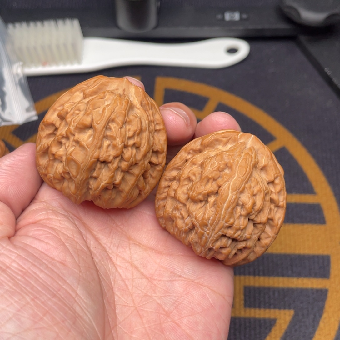 B***d吊坠文玩核桃红锦鲤