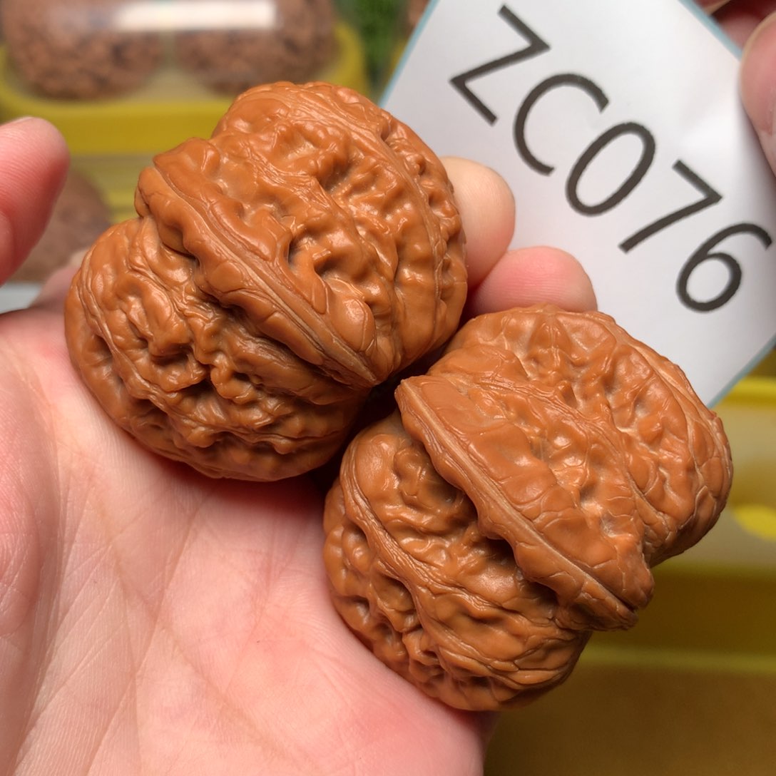 文玩核桃把件毕业肉球元宝44