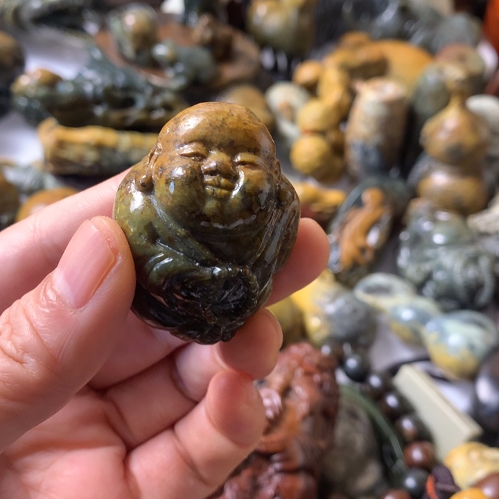 岫岩河磨玉（透闪石质玉）未镶嵌把件