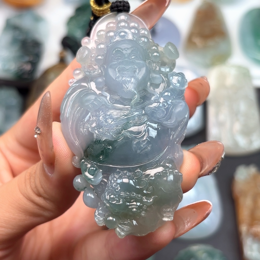 太***猫翡翠未镶嵌颈饰财神