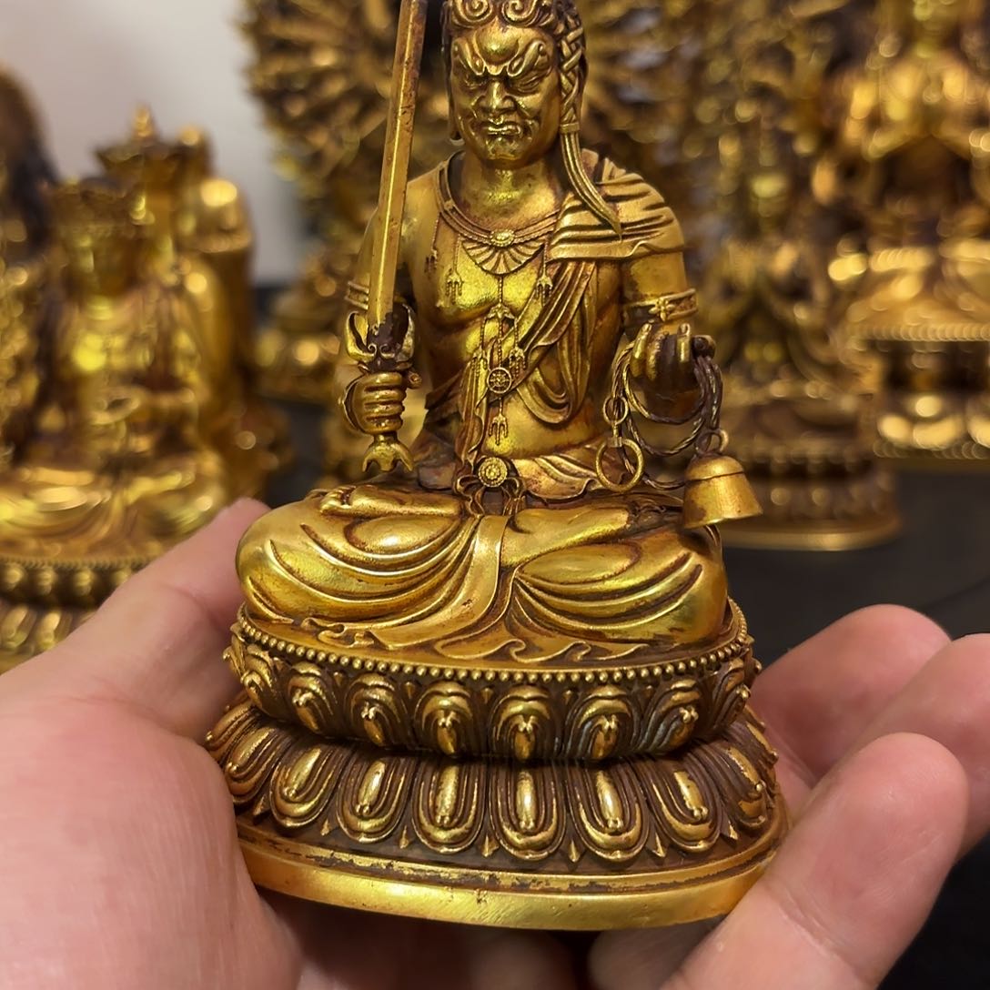 不动明王鎏金摆件