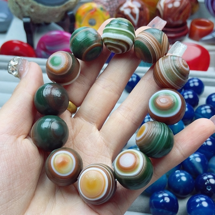 哥***！未镶嵌玛瑙/玉髓珠宝奇石