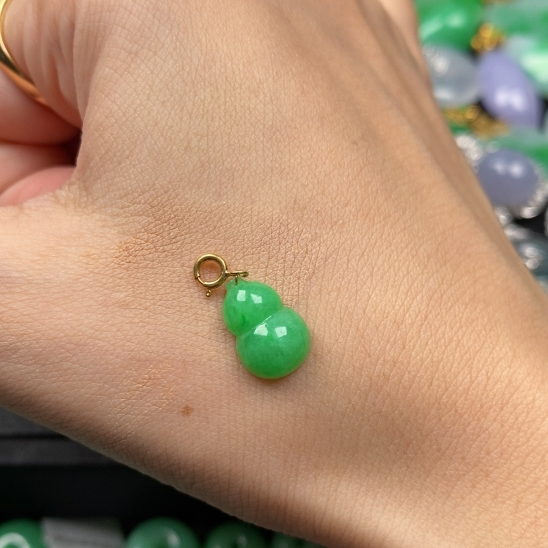 翡翠18K金镶嵌颈饰翡翠