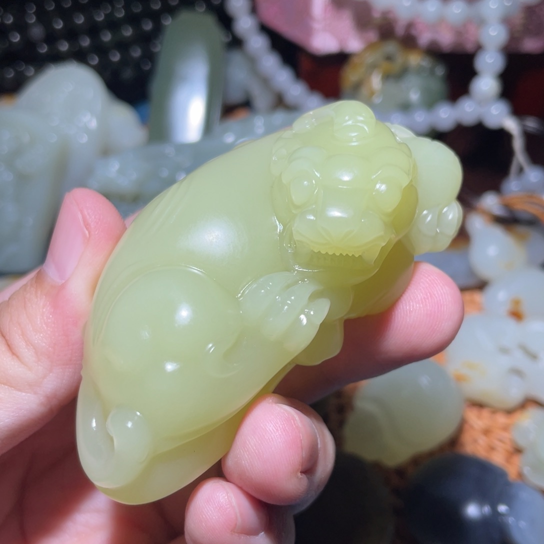 颈饰未镶嵌和田玉心*