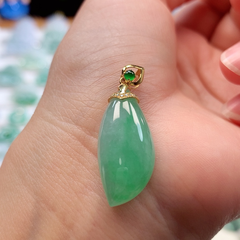 【闪购商品】翡翠18K金镶嵌吊坠(赠链)