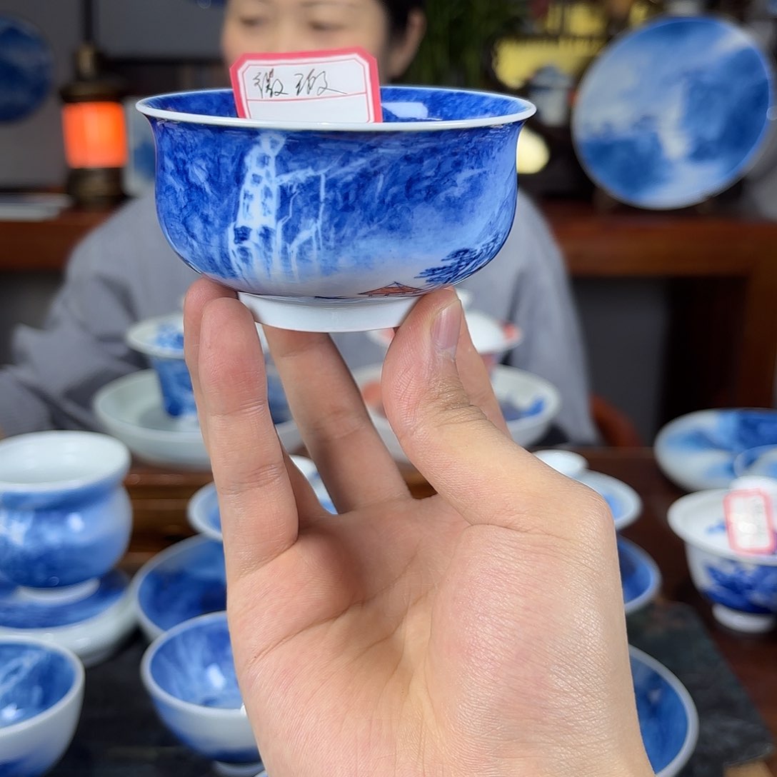 王庆龙老师手绘陶瓷