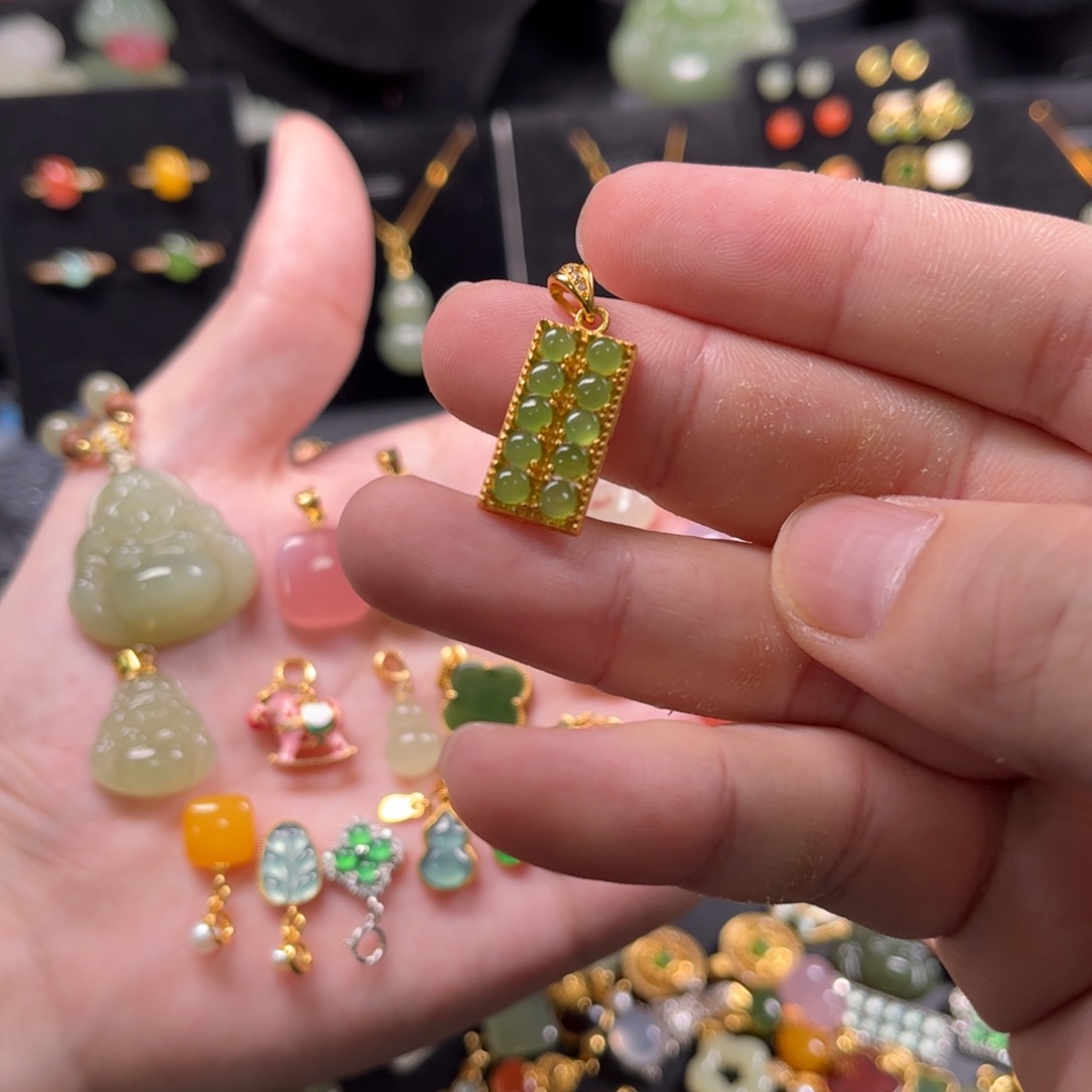 颈饰银S925镶嵌和田玉