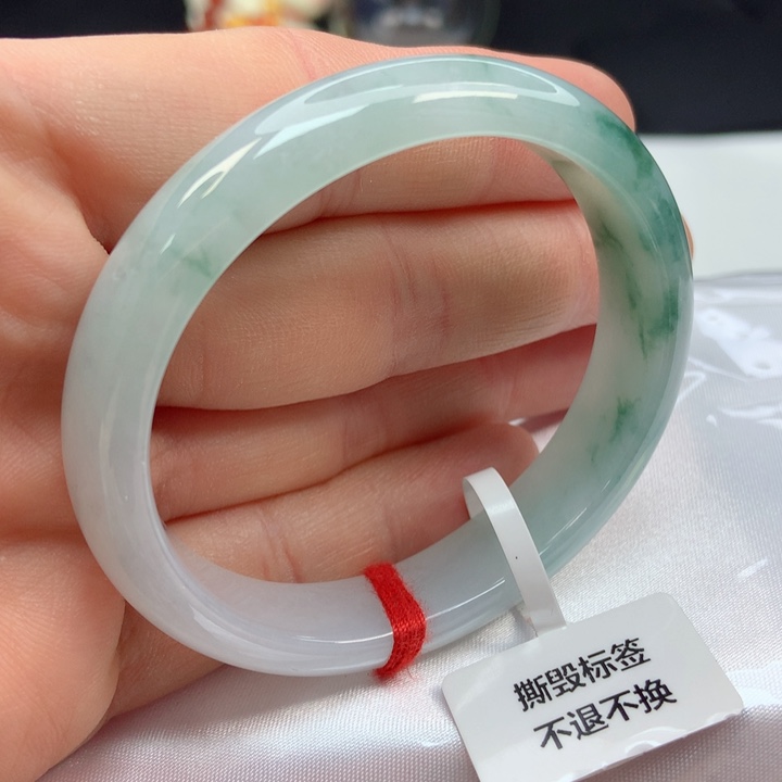 翡翠手镯未镶嵌52贵妃
