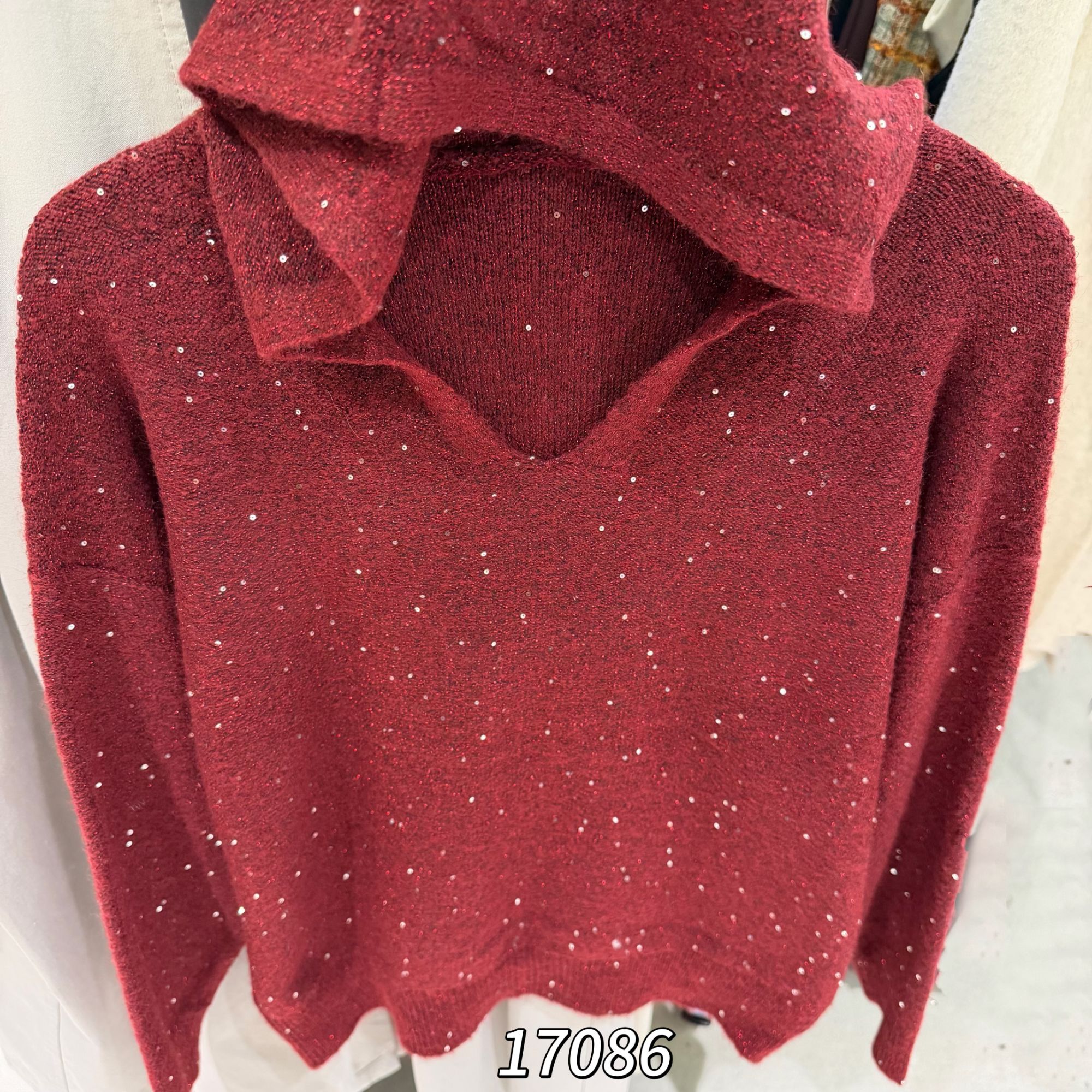17086（部分无水洗唛，介意慎拍）WANGDAN连帽款亮片长袖针织衫