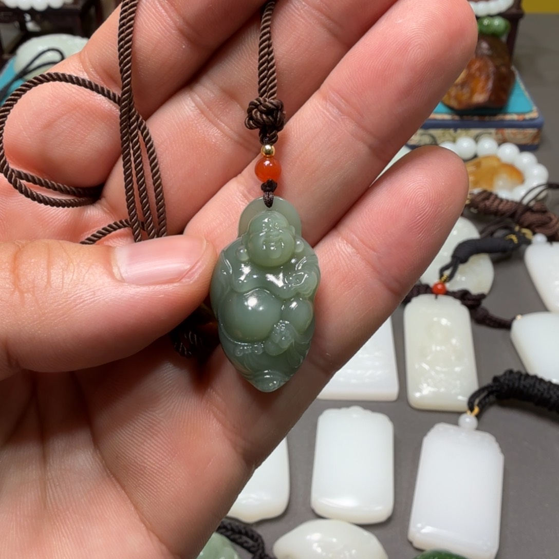 和田玉颈饰未镶嵌