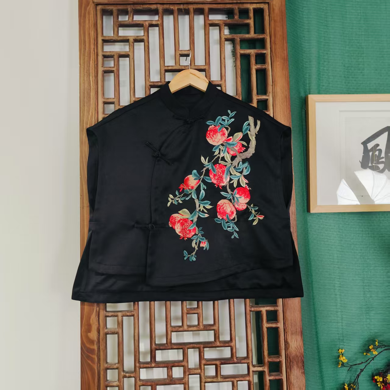 （LS597-19）凤徕兮私人定制黑色光板底红石榴斜襟盘扣无袖短上衣