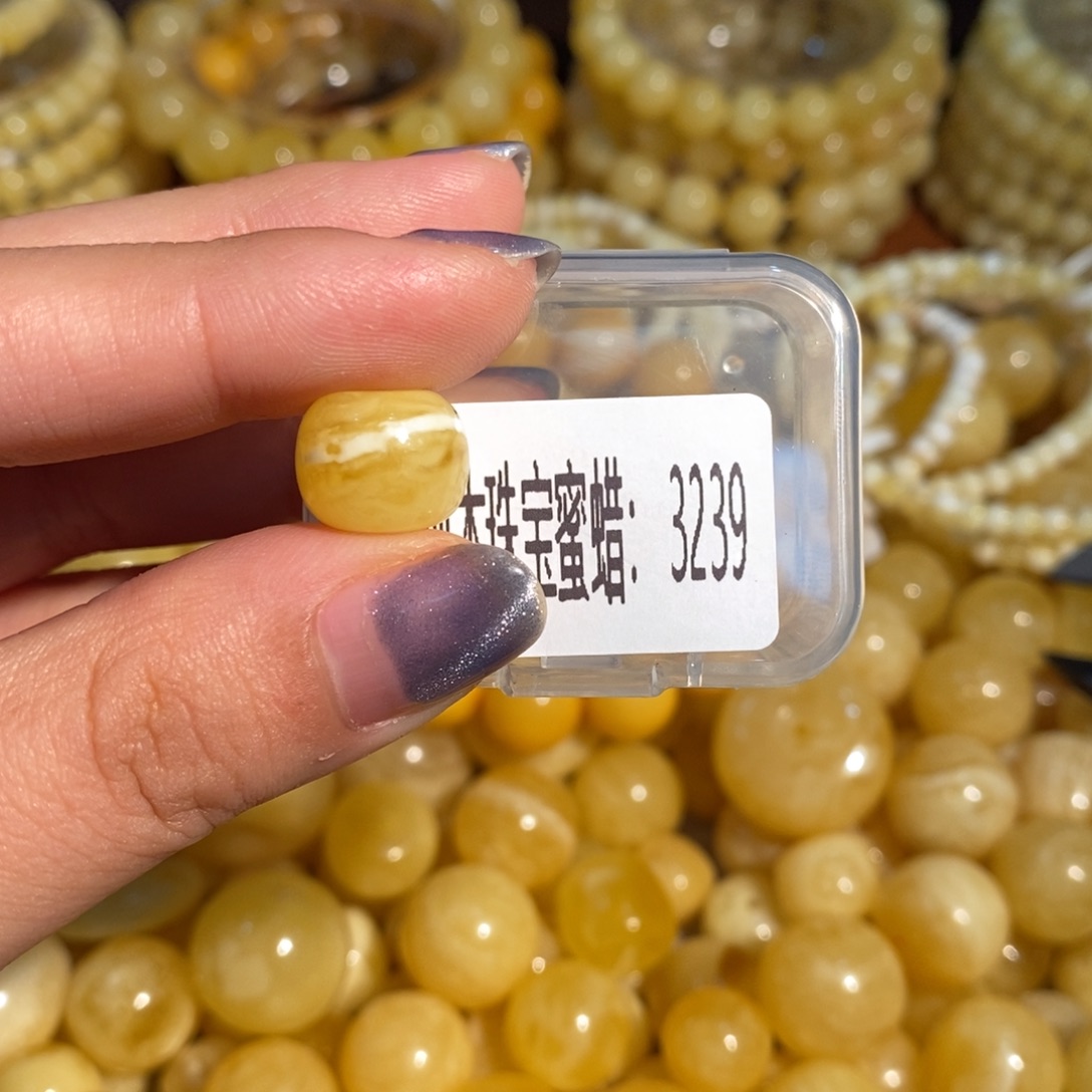琥珀未镶嵌珠宝奇石3239