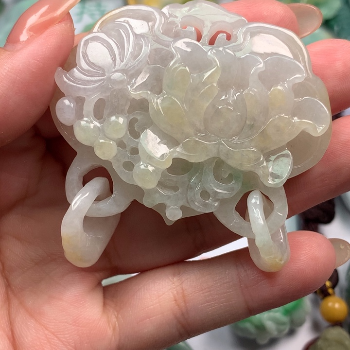 翡翠未镶嵌颈饰琪*翡翠