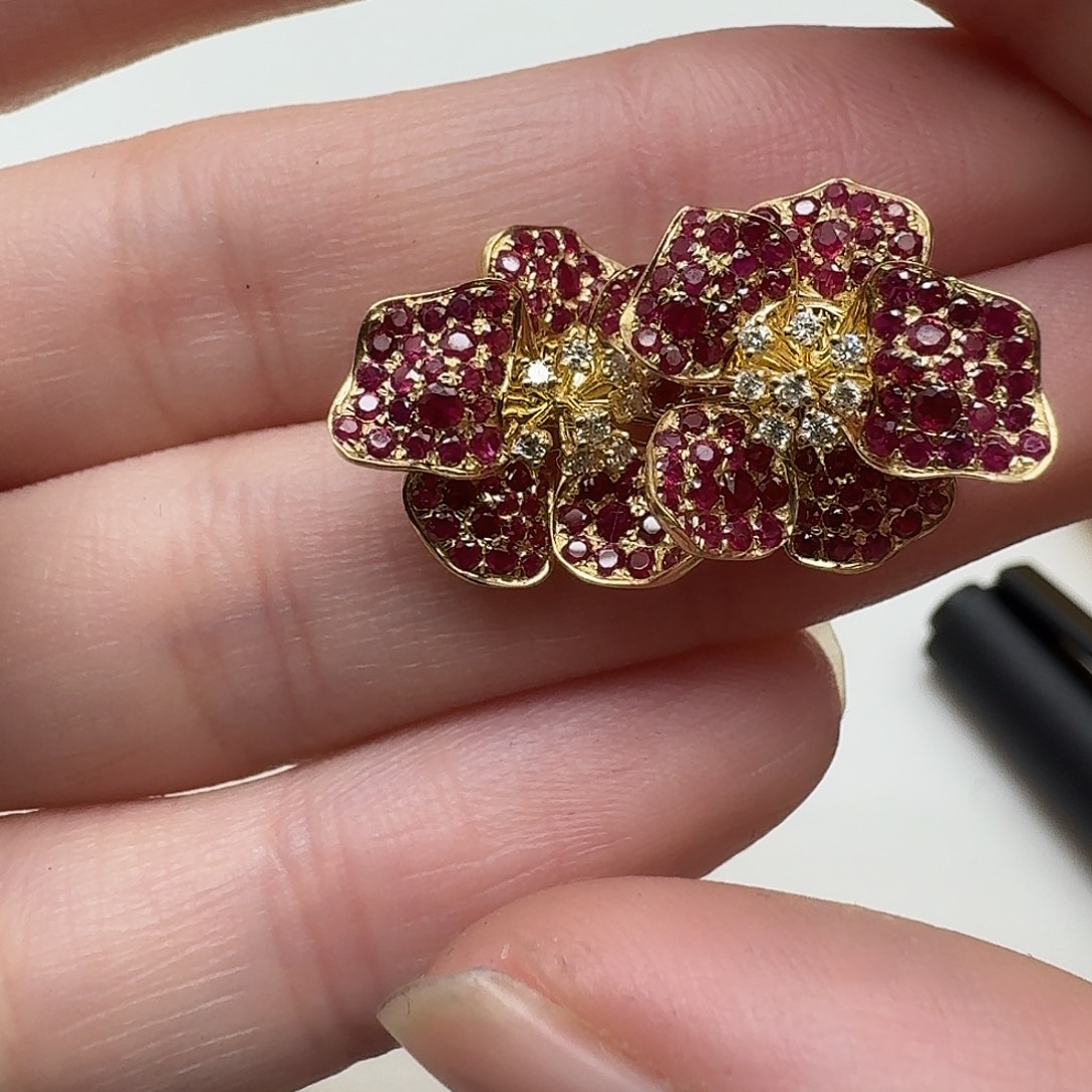 红宝石18K金镶嵌耳饰