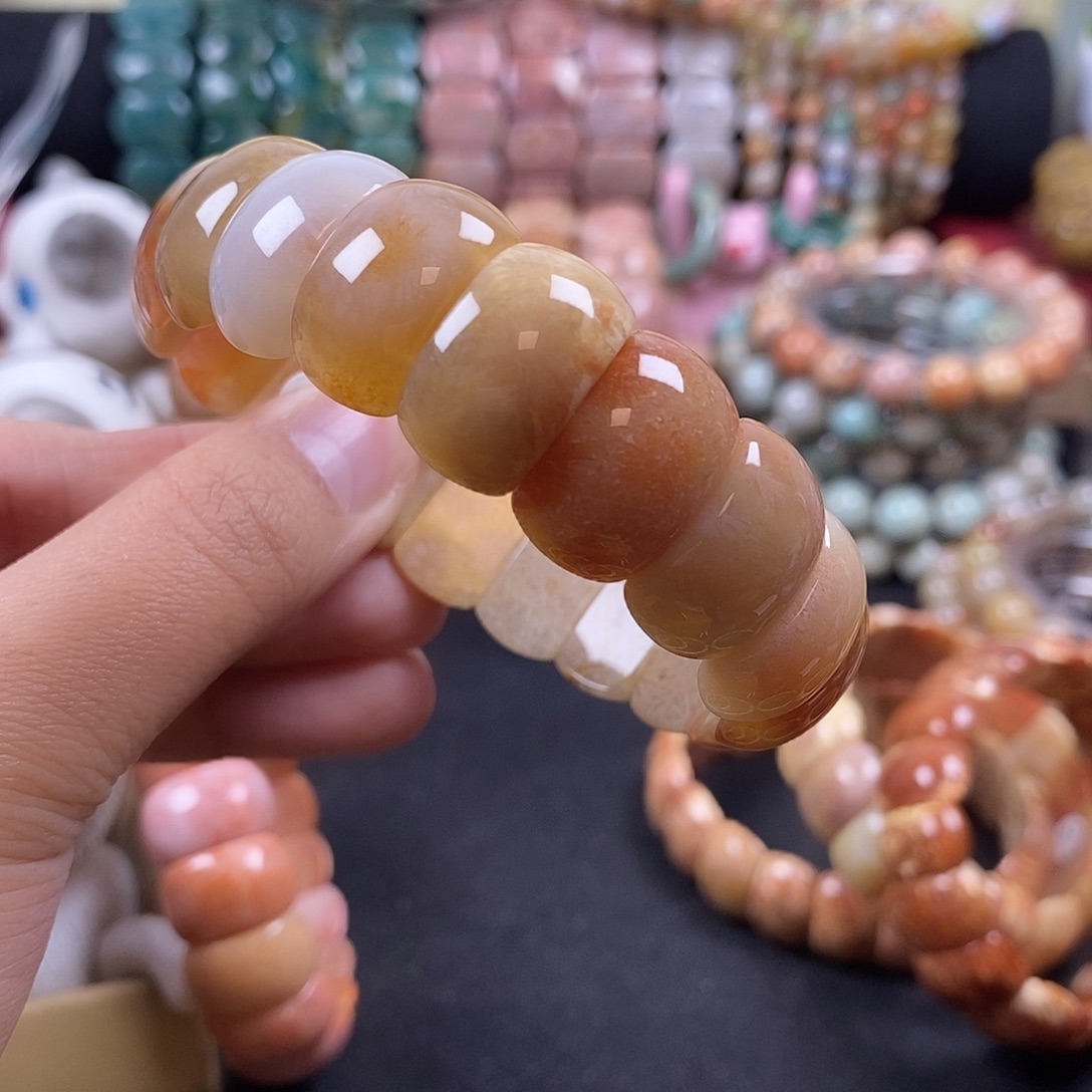 陌***笙硅化珊瑚（珊瑚玉）未镶嵌手牌