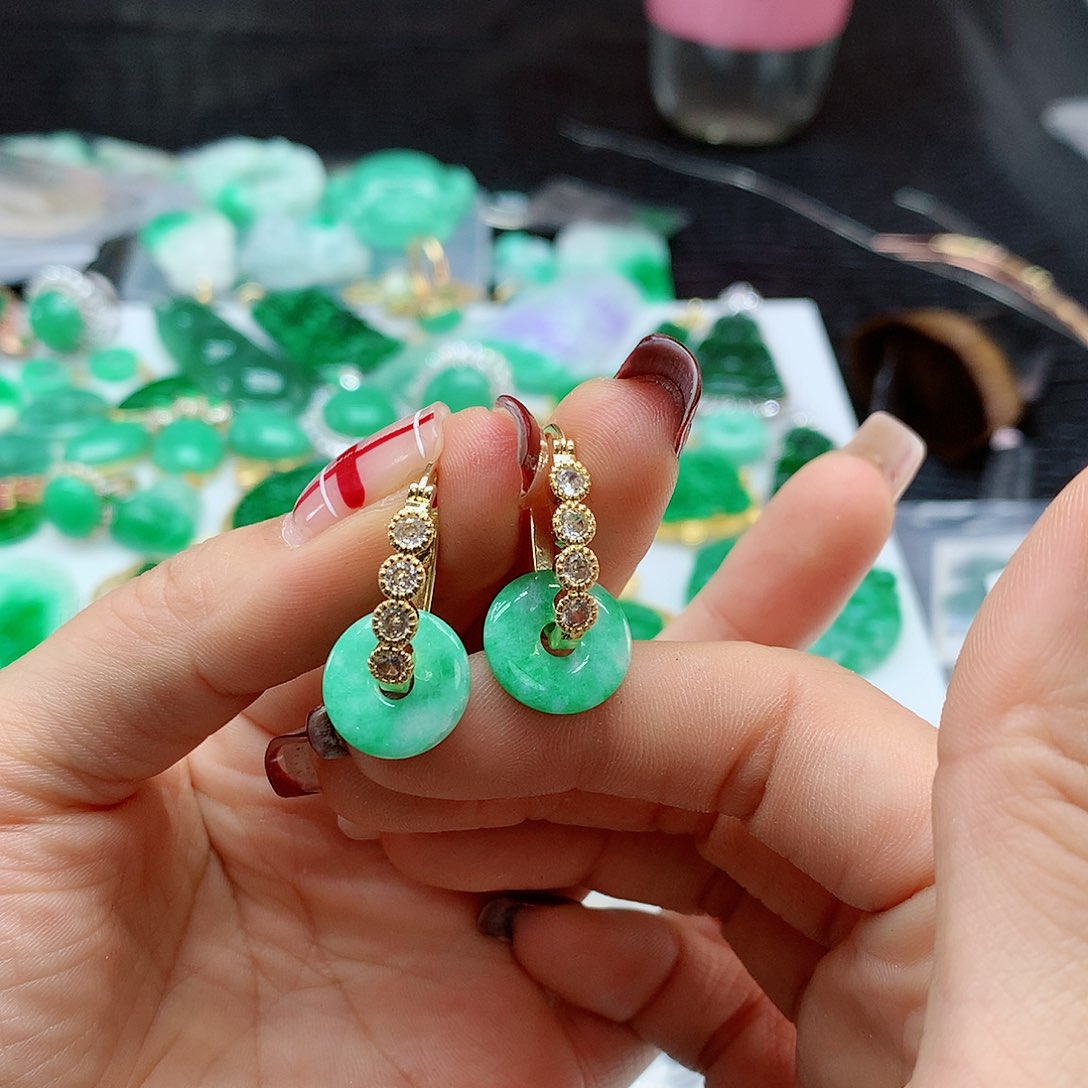 【闪购商品】翡翠耳饰未镶嵌，