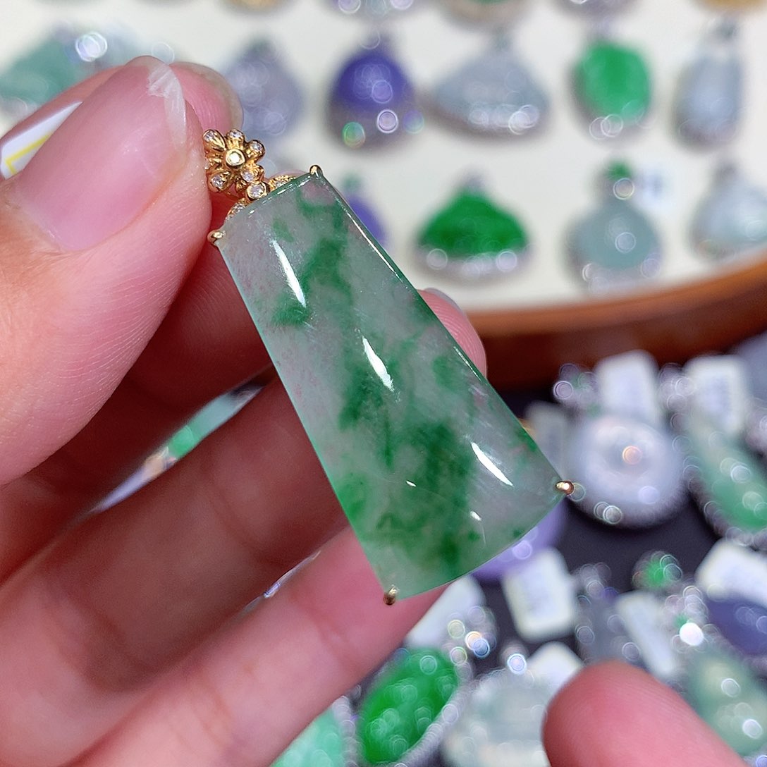 翡翠吊坠(不含链)18K金镶嵌