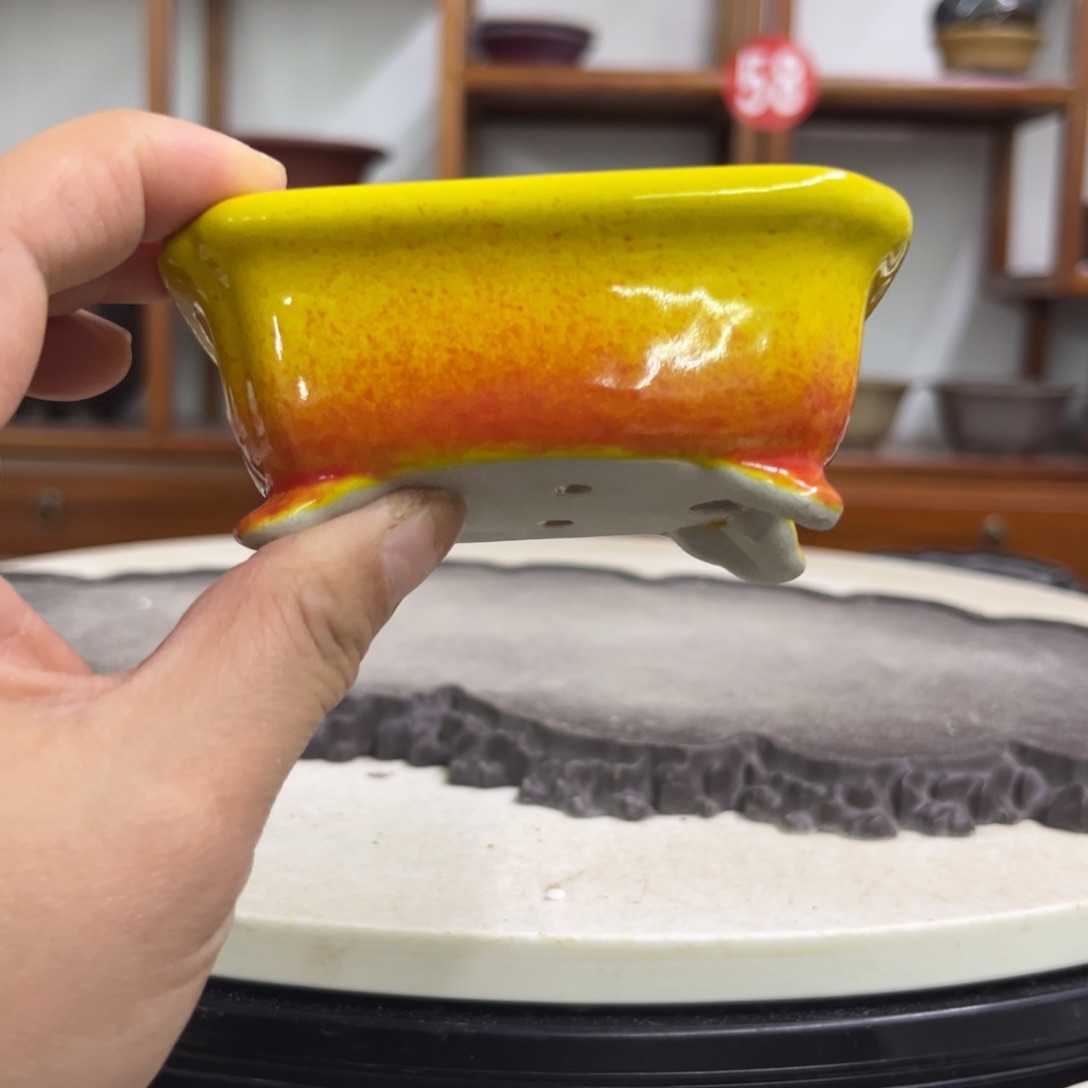 紫砂花盆瑕疵3.5-9.5-7.5。。