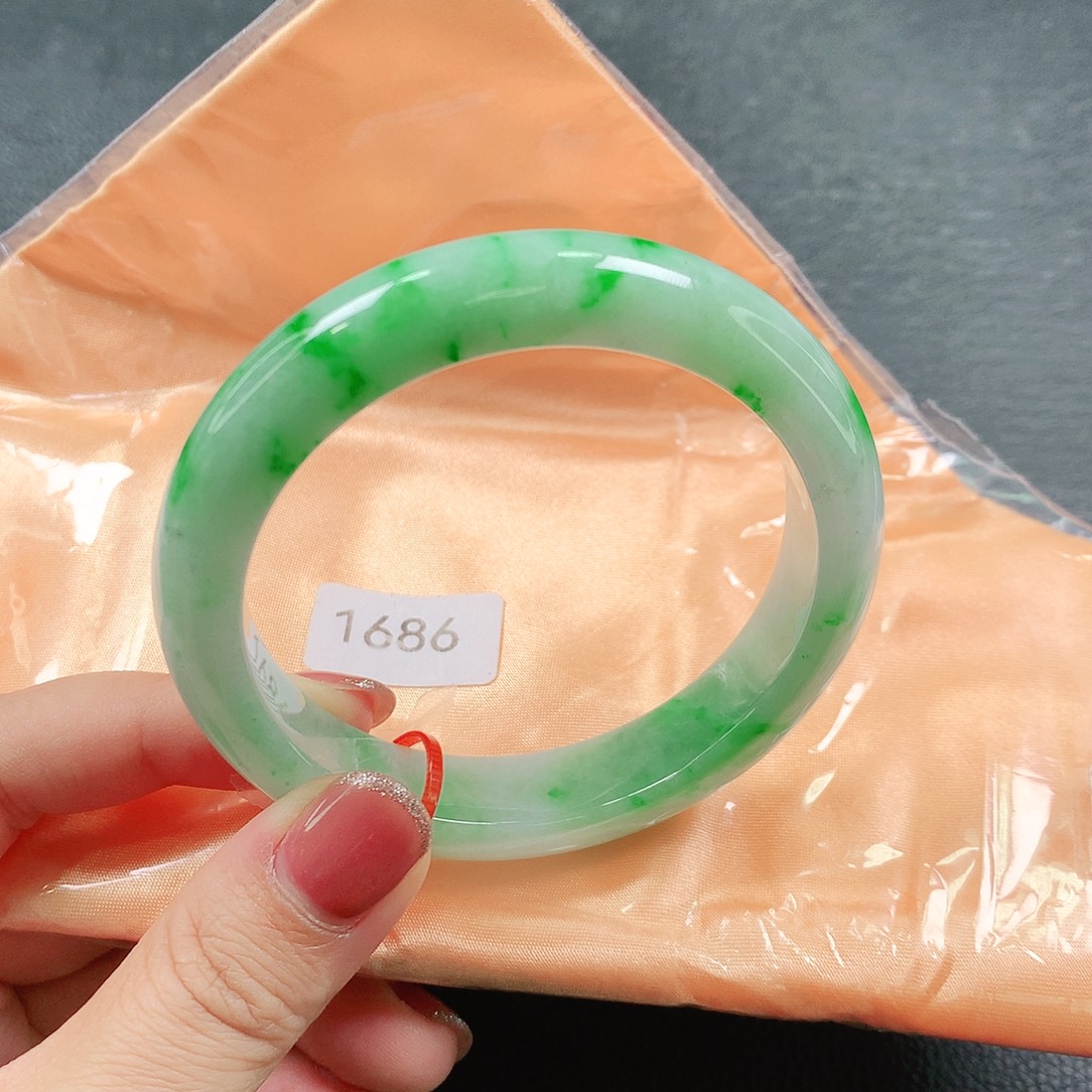 翡翠未镶嵌手镯03