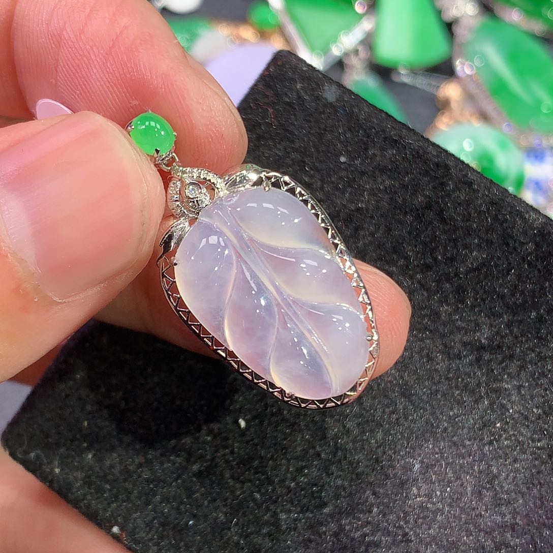 翡翠吊坠(赠链)18K金镶嵌