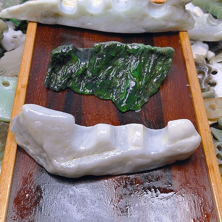 拓***欣和田玉（糖玉）未镶嵌颈饰