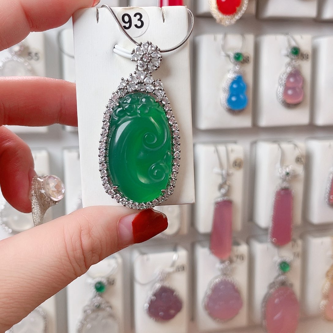 玛瑙/玉髓吊坠(赠链)未镶嵌