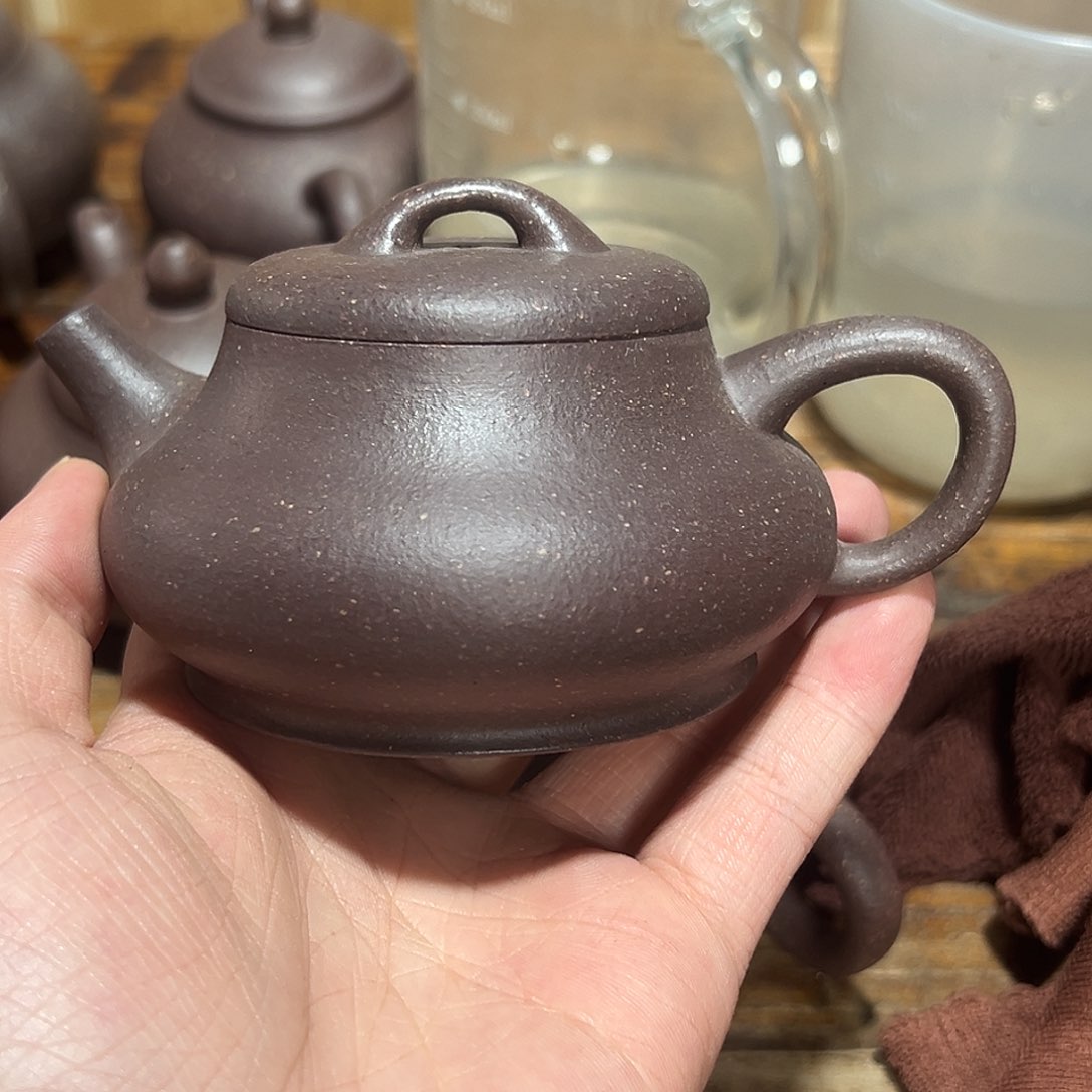 茶壶紫砂紫砂的味道很
