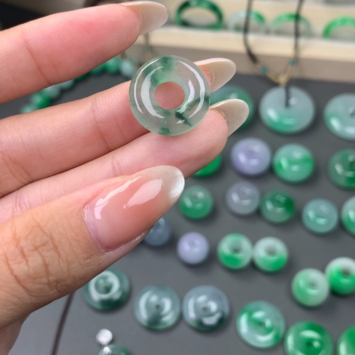 孟***子甜甜圈吊坠项链挂坠