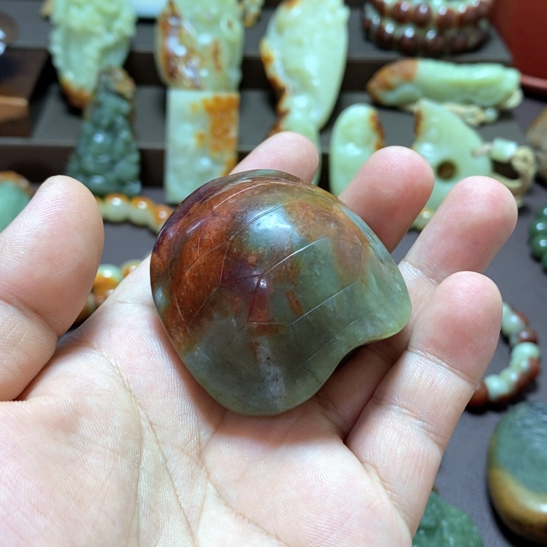 透闪石质玉未镶嵌把件