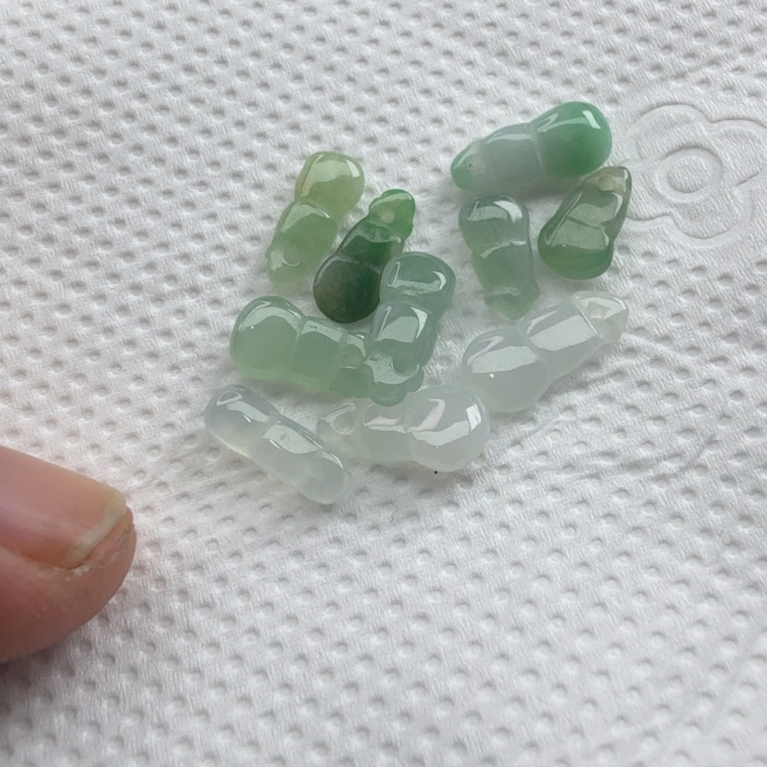 翡翠未镶嵌颈饰219