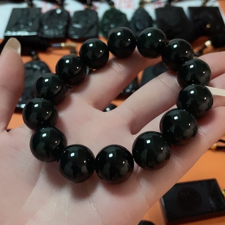 翡翠颈饰未镶嵌老*