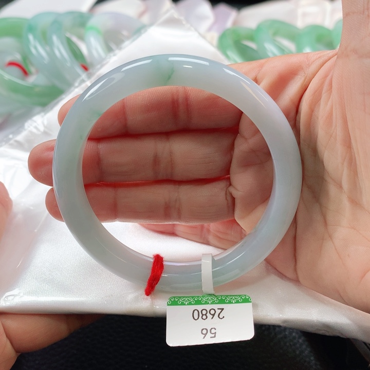 翡翠手镯未镶嵌56565656