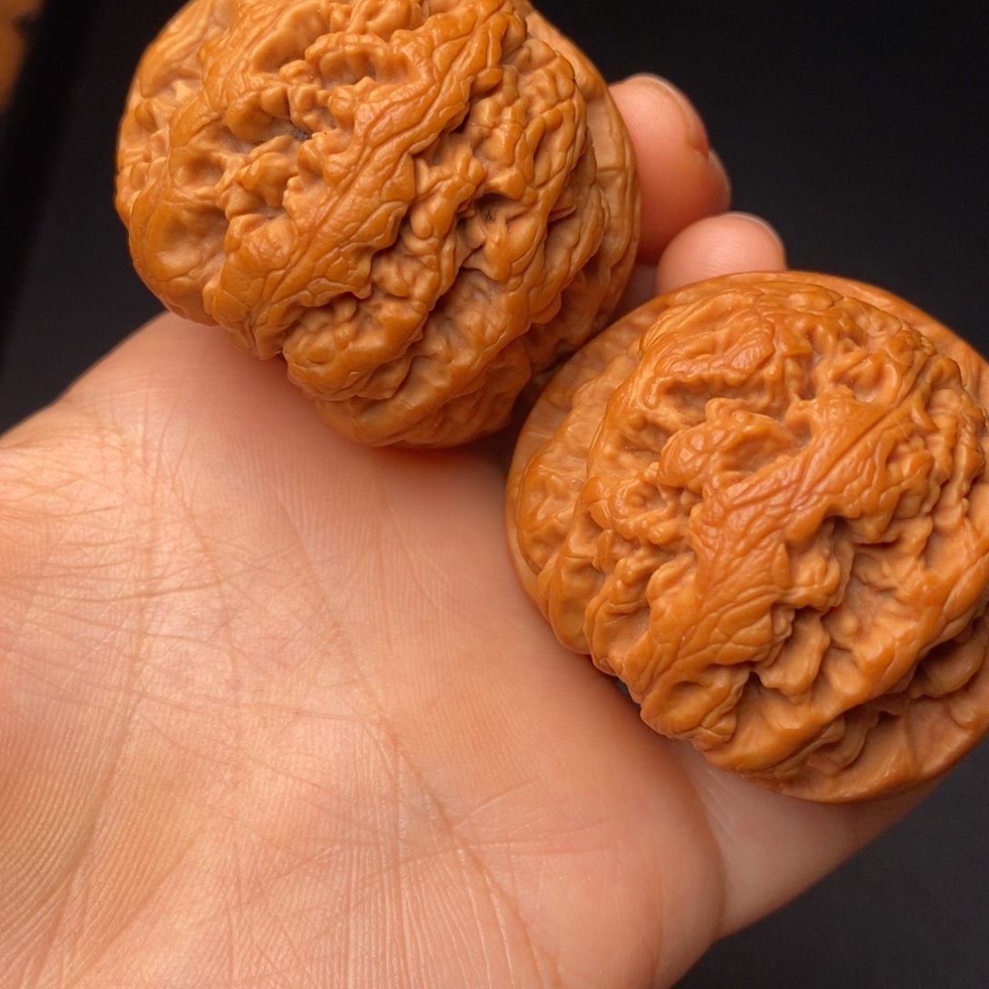 文玩核桃把件秦岭野生核桃