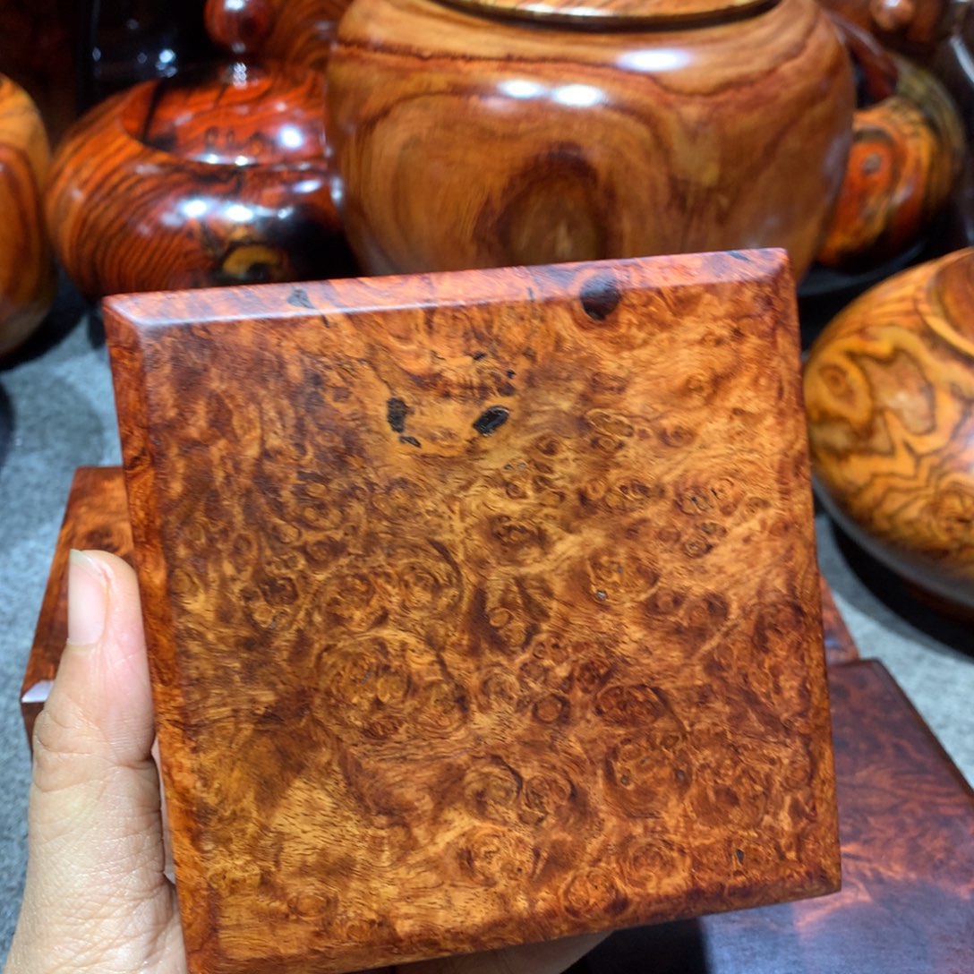 用***8木缅甸花梨木瘤疤一个