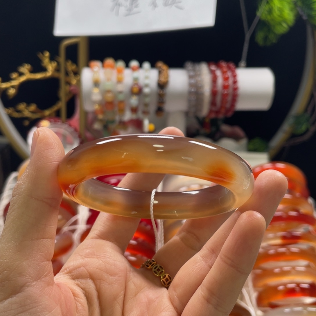 玛瑙/玉髓手镯未镶嵌
