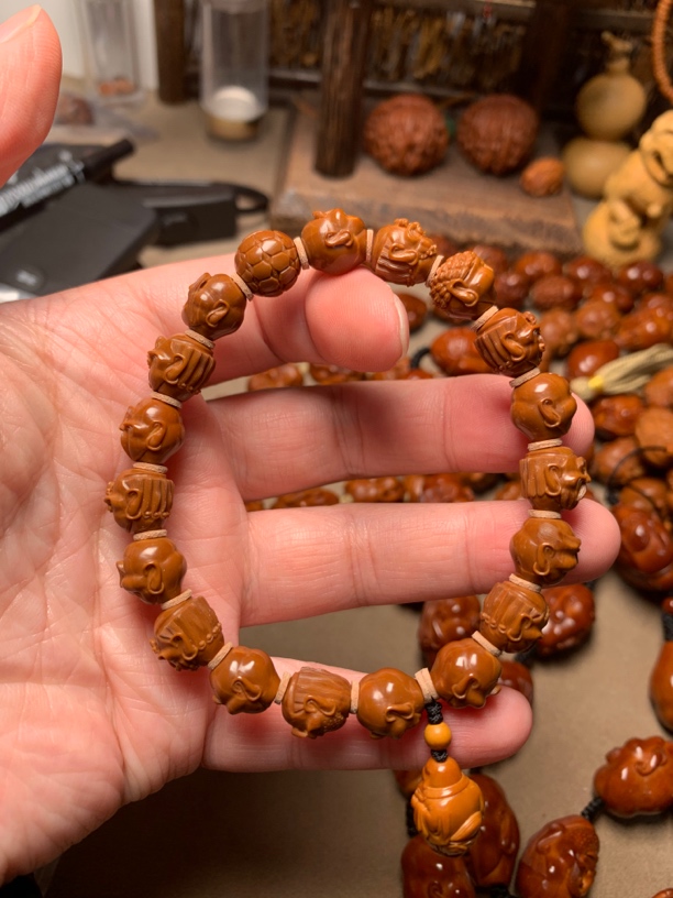 橄榄核雕徐森1.0