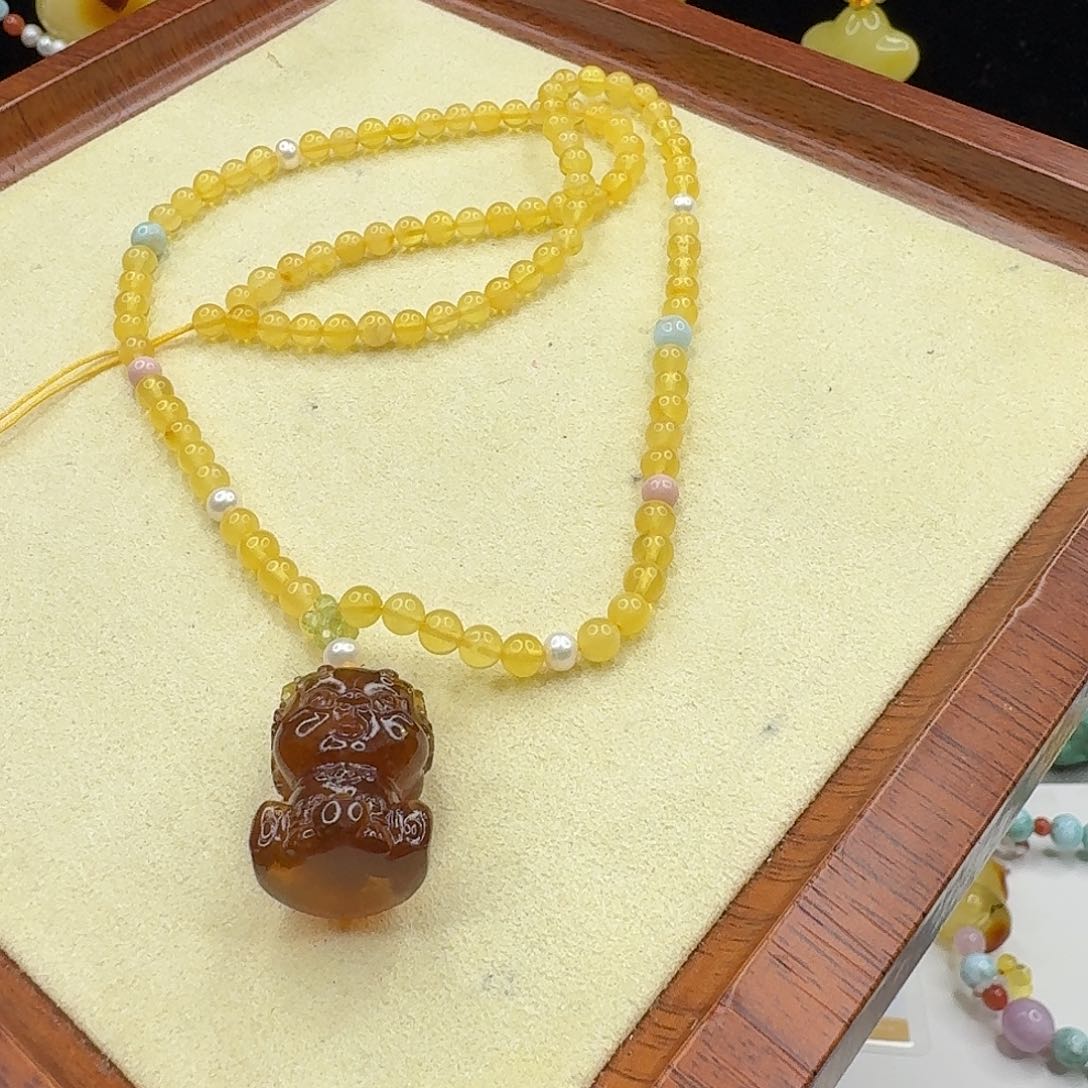 琥珀颈饰未镶嵌琥珀颈饰