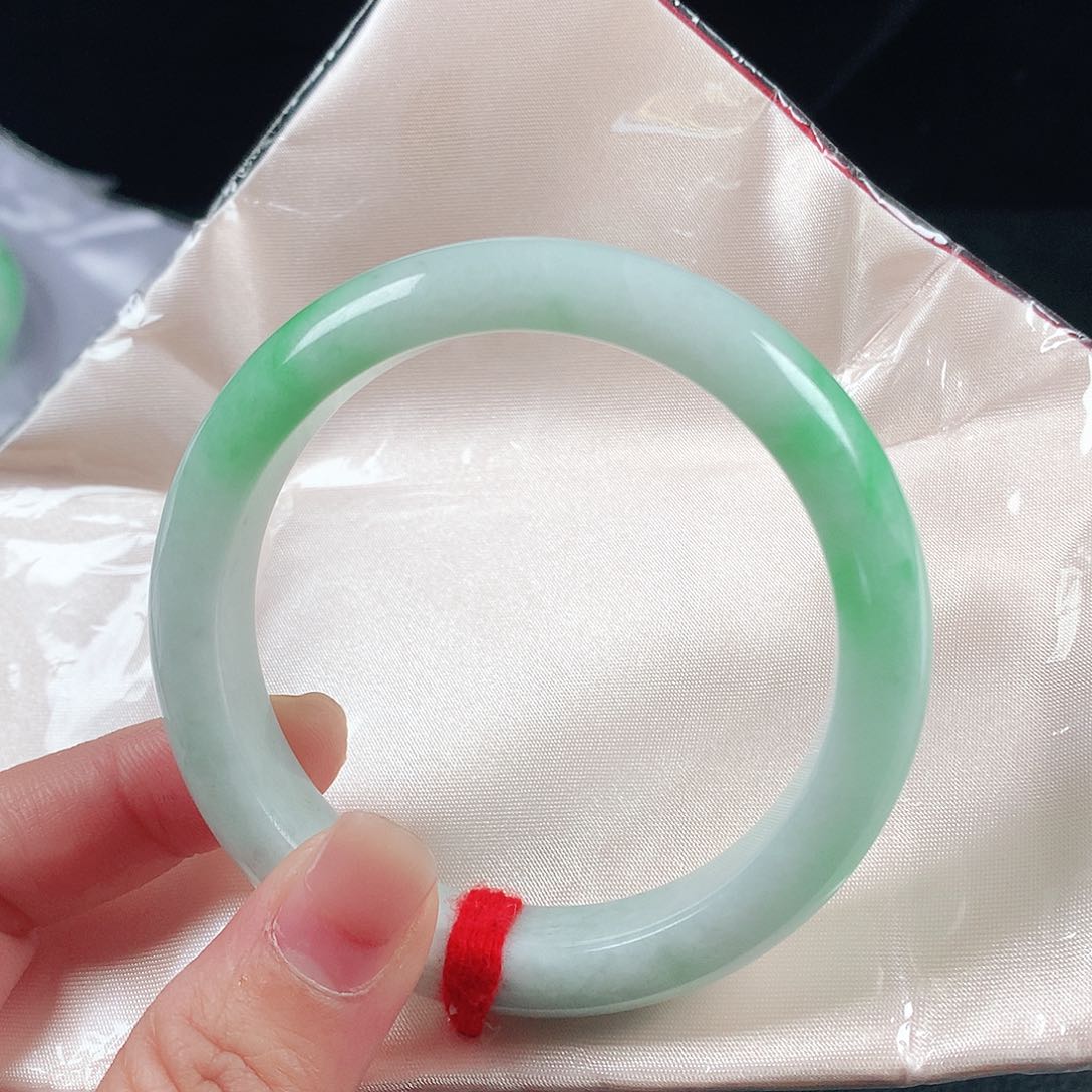 翡翠手镯未镶嵌58圈2436