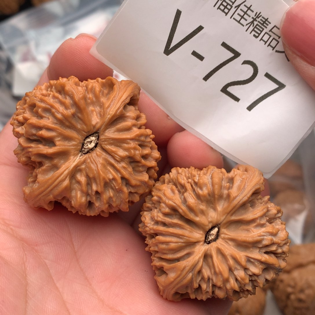 文玩核桃把件42南疆石………..