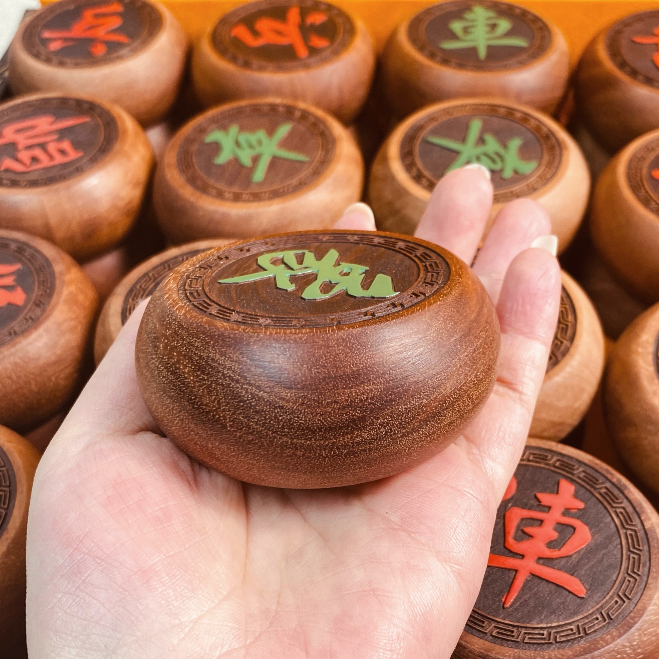 荔枝木象棋原木原色阴雕阳雕手感硬重实木象棋精美礼盒装送礼佳品