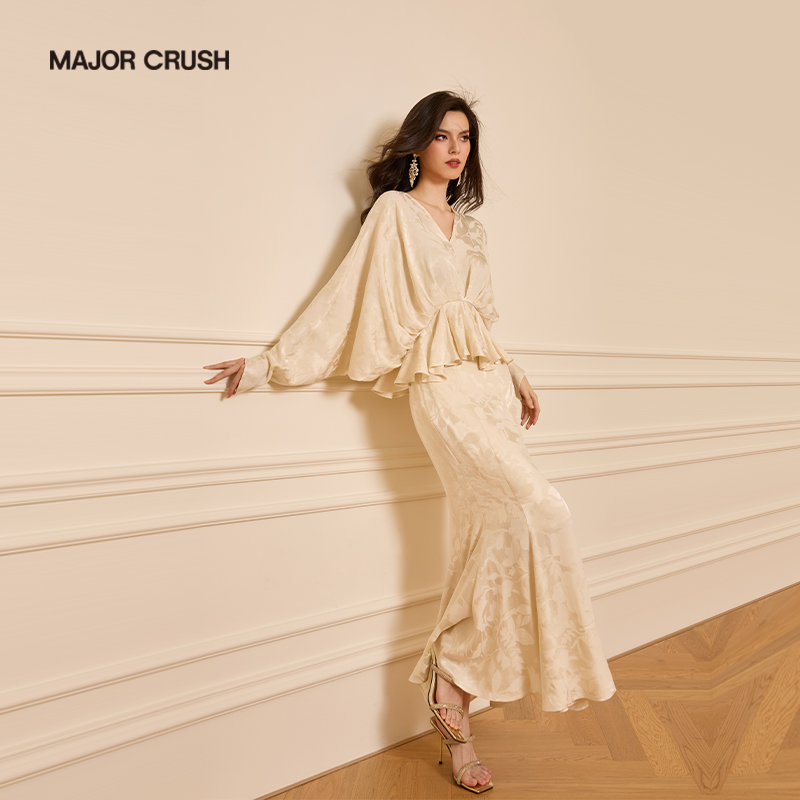 MAJOR CRUSH新款白日舒曼篇幅袖设计款包臀鱼尾半裙60579流光风